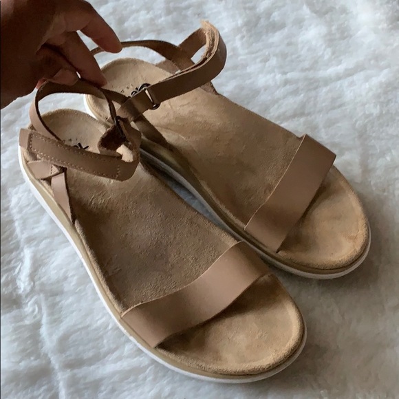 Teva Shoes - Teva leather tan sandals